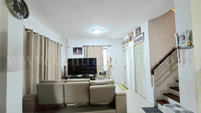 บ้านแฝด 2 ชั้น ถนนลำลูกกา หมู่บ้านฟ้า ปิยรมย์ พรีเมียร์ พาร์ค เฟส 10