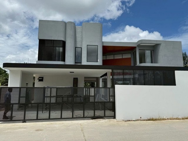 ขายบ้านบ้านหรูดีไซน์ใหม่สไตล์โมเดิร์นพูลวิลล่า Kirinda Villa มีเอกลักษณ์เฉพาะตัว ให้ทุกมุมคือการพักผ่อน บนทำเลศักยภาพ