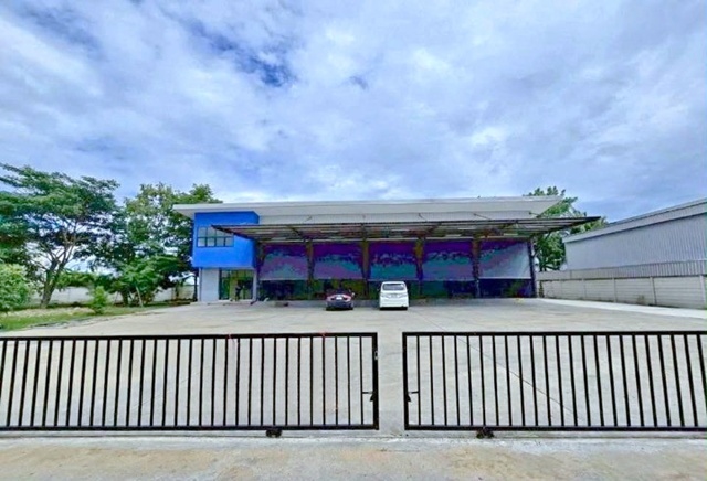 โลตัส นราภิรมย์  2.0 กม.ให้เช่าโกดัง พร้อมออฟฟิศ 2 ชั้น ห้องพักคนงาน 960 ตร.ม. 240 ตร.วา.