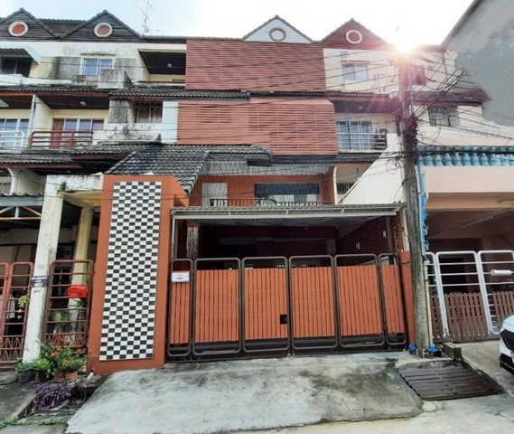 ขายด่วนทาวน์เฮ้าส์หรู 4ชั้น หมู่บ้านวราธรวิลล์ พร้อมอยู่ ใจกลางพัฒนาการ  กรุงเทพมหานคร 