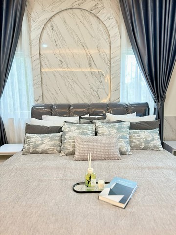 ขายพูลวิลล่าหลังใหญ่ เนื้อที่เยอะ ติดขอบอ่างเก็บน้ำมาบประชัน เมืองพัทยา บ้านสวย บนทำเลทอง พร้อมให้เข้าอยู่