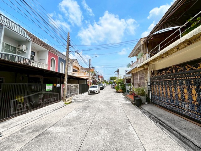 ขายทาวน์เฮาส์ 2 ชั้น หมู่บ้านรุ่งเจริญ ลาดพร้าว 47 เนื้อที่ 21 ตร.ว. ขายเพียง 3,850,000 ล้านบาท