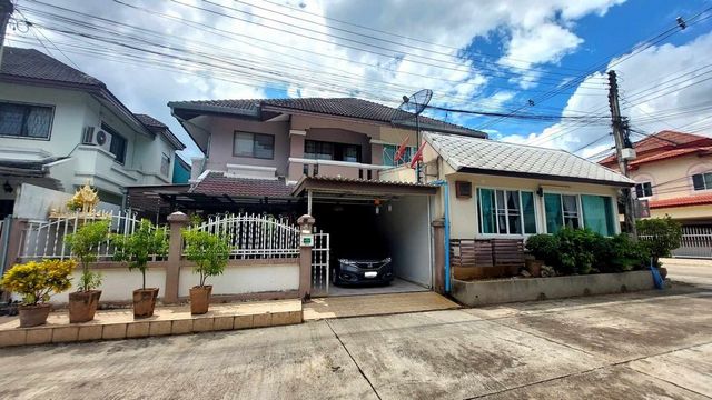 โซนแม่เหียะ ลดราคาขาย 2.53 ล้าน 36 ตรว. #กุลพันธ์วิลล์5 บ้านแฝด 2 ชั้น ต่อเติมเต็มพื้นที่ #เฟอร์นิเจอร์ครบ #พร้อมอยู่