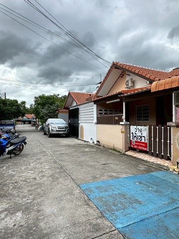 ให้เช่าทาวน์เฮ้าส์ชั้นเดียว ตลาดลาว-มาบตาพุด ระยอง พร้อมเฟอร์นิเจอร์