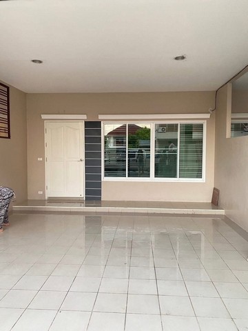 ให้เช่าทาวน์โฮม 2 ชั้น ใกล้แหลมทอง ระยอง พร้อมเฟอร์นิเจอร์ครบ