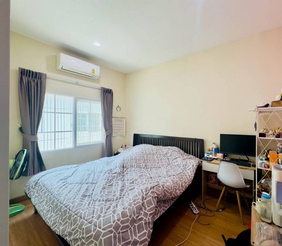 ขายด่วนบ้าน ทำเลทอง ใกล้สาทร หมู่บ้านโกลเด้นทาวน์ สาทร ถ.กัลปพฤกษ์ เขตจอมทอง กรุงเทพมหานคร