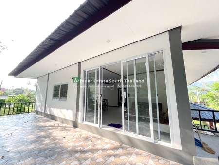 บ้านพักขนาดใหญ่ สไตล์โมเดิร์น ใจกลางสมุย พร้อมเฟอร์นิเจอร์ครบ 3 นอน 1น้ำ ตกแต่งครบครันทำเล หน้าเมือง อ.เกาะสมุย สุราษฎร์ธานี 