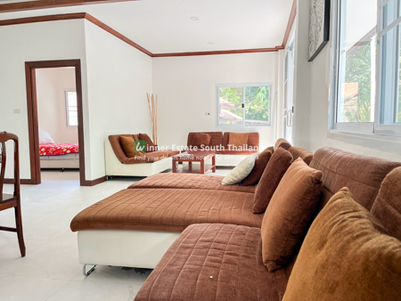 บ้านพักขนาดใหญ่ สไตล์โมเดิร์น ใจกลางสมุย พร้อมเฟอร์นิเจอร์ครบ 3 นอน 1น้ำ ตกแต่งครบครันทำเล หน้าเมือง อ.เกาะสมุย สุราษฎร์ธานี