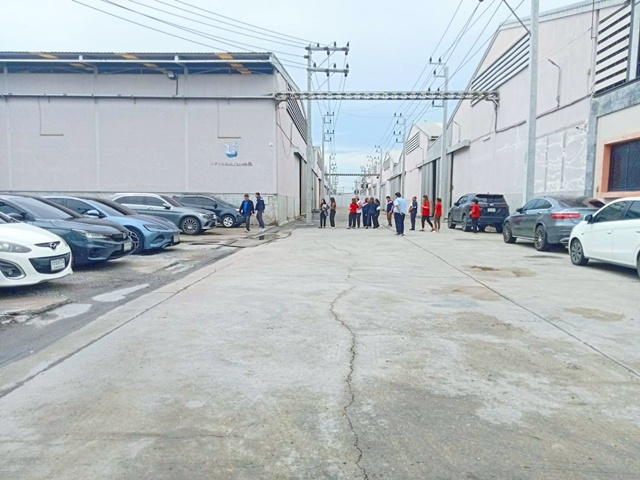 Free Zone ปลอดอากร ศูนย์กระจายสินค้าโลตัส บางบัวทอง 2.5 กม. ให้เช่าโรงงาน โกดังรับฝากสินค้า 800 ตร.ม. 302 ตร.วา.  ถ.บางบัวทอง-สุพรรณบุรี