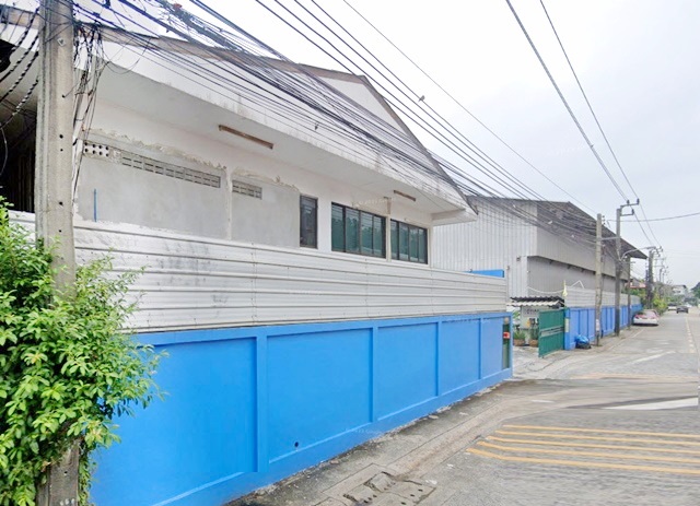 MRT สวนหลวง ร.9 2.4 กม.ให้เช่าโกดัง ที่ดิน 1ไร่ 1งาน สำนักงาน 2 ชั้น 1,300 ตร.ม.เฉลิมพระเกียรติ ร. 9 พัฒนาการ   พาราไดซ์ พาร์ค 2.9 กม.