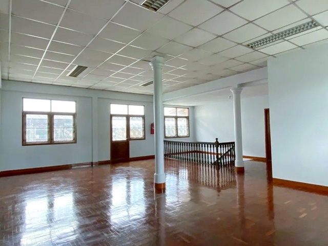 รร.เตรียมอุดมศึกษาน้อม 500ม. MRT สัมมากร 1กม.ให้เช่าบ้านเดี่ยว 2 ชั้น 40ตร.วา. 160ตร.ม. รร.นานาชาติฮีทฟิลด์ 1กม. 3นอน 2 น้ำ