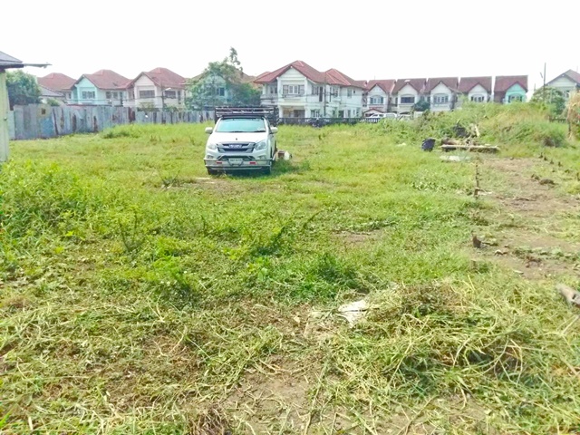 ให้เช่าที่ดินถมแล้ว ใหญ่มาก ถ.ลาดกระบัง 1-9 สนามบิน สุวรรณภูมิ 800ม.โรบินสันลาดกระบัง 3.3กม วัดลาดกระบัง 400 ม.. ติดคลองประเวศบุรีรัมย์  