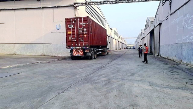 ให้เช่าโรงงาน ปลอดอากร ตลาดคลังเซเว่น 1.1 กม. Free Zone ศูนย์โลตัส บางบัวทอง 2.5 กม.  โกดัง 1200ตร.ม. 400ตร.วา. ถ.บางบัวทอง-สุพรรณบุรี