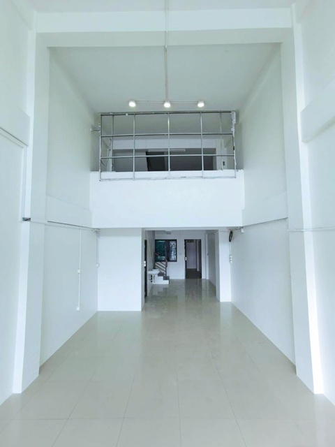 ให้เช่าอาคารพาณิชย์  3.5 ชั้น 17 ตร.วา. วัดคงคา MRT บางพลู 3.2 กม.220 ตร.ม. 3 น้ำ ตลาดน้ำบางคูเวียง 2.1 กม.  3 นอน  รพ.บางใหญ่ 1.2 กม.