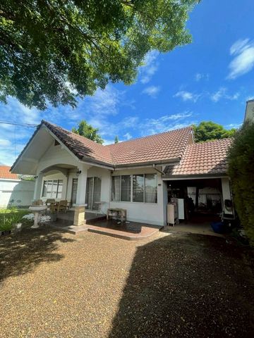 โซนแม่เหียะ 3.2 ล้าน บ้านชั้นเดียว สภาพเดิม ทำเลดี เดินทางสะดวก เข้าเมืองง่าย เหมาะทั้งอยู่เองหรือทำเป็นบ้านลงทุน