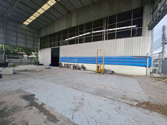 ให้เช่าโกดังใกล้อมตะนครชลบุรี สีเหลือง โกดังขนาดพื้นที่ 2300  ตรม.ใกล้มอเตอร์เวย์สาย 7