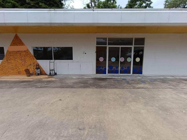 ให้เช่าอาคาร 1 ชั้น 200 ตร.ว. ย่านเลียบทางด่วน-รามอินทรา ใกล้ Central Eastville