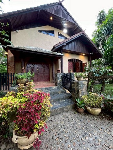 ให้เช่าบ้าน 2 ชั้น สไตล์ยุโรป ติดแม่น้ำปิง โซนสันทราย