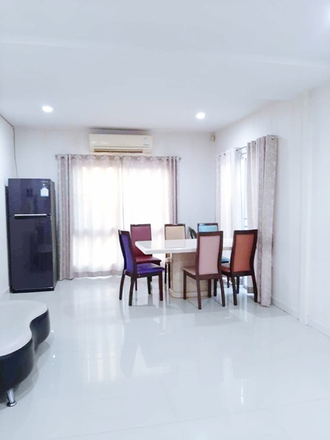 สนามบินสุวรรณภูมิ8.5กม. ร่มเกล้า2-10 โลตัส สุขาภิบาล 3 2.1กม. BigC บ้านเดี่ยว 2 ชั้น 50ตารางวา 3นอน