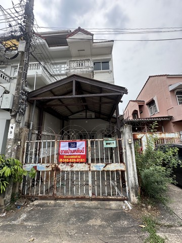 ขาย บ้านทาวน์เฮ้าส์ 3 ชั้น ไทยธานีวิลล่า 1 ลาดพร้าว เนื้อที่ 28 ตรว.