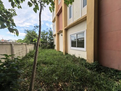 อยู่เองก็คุ้ม ลงทุนก็ดี! ขายทาวน์โฮม 4 ชั้น หลังมุม