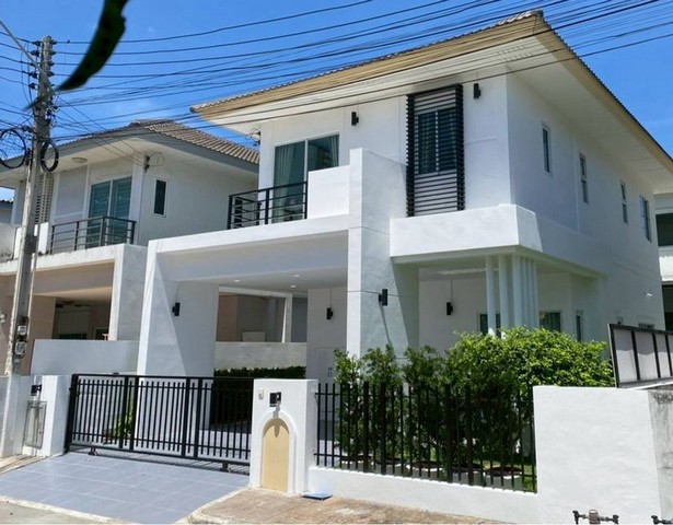 TEL:088-559 5199 คุณเอLine:https://line.me/ti/p/C0eGe0whLXบ้านรีโนเวทใหม่ พร้อมอยู่ ทำเลดี ใกล้ แหลมฉบัง-ม.เกษตรเดอะวิสต้า ศรีราชา หิ้วกระเป๋า ก็เข้าอยู่ได้เลยราคาเพียง 3.79 ล้านบาทฟรี! ค่าโอน + จดจำนองทำเลดี ใกล้เขาน้ำซับ – อ่าวอุดมน้ำไม่ท่วม | เดินทางสะดวกเนื้อที่ 40 ตร.ว3 ห้องนอน | 3 ห้องน้ำ2 ที่จอดรถของแถมแบบจัดเต็ม ฟรีเกือบทั้งหลัง!- เฟอร์ฯ ครบ: โซฟา ชั้นวางทีวี เตียง ตู้เสื้อผ้า โต๊ะเครื่องแป้