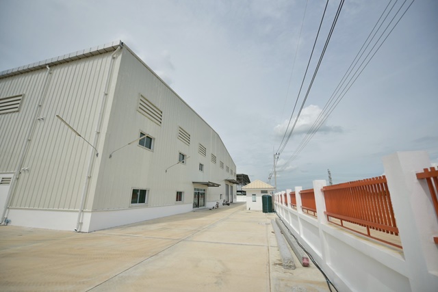 ในโครงการที่ดิน 40 ไร่ รพ. คลองสามวา 2กม ลำลูกกาคลอง7 โรงงานขนาด 45 x50เมตร  2,346 ตร.ม. 2ไร่ 3งาน   รร. นิมิตใหม่ ตลาดเกษตรสิน 