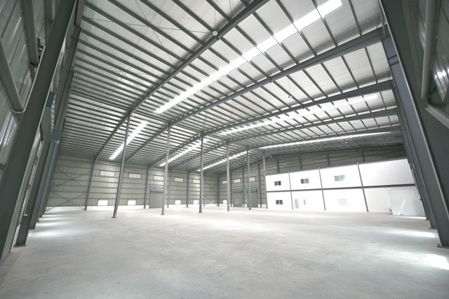 ในโครงการที่ดิน 40 ไร่ รพ. คลองสามวา 2กม ลำลูกกาคลอง7 โรงงานขนาด 45 x50เมตร  2,346 ตร.ม. 2ไร่ 3งาน   รร. นิมิตใหม่ ตลาดเกษตรสิน