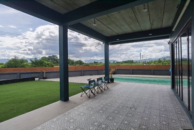 ลดกระหน่ำ พูลวิลล่า 2 ชั้น พร้อมเข้าอยู่ น้ำบ่อหลวง สันป่าตอง