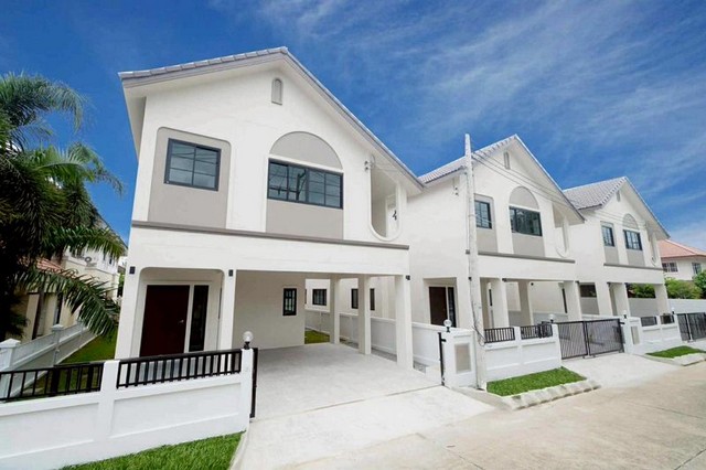 บ้านเดี่ยว 2 ชั้น ใกล้สนามกอล์ฟนอร์ทฮิลล์ โครงการ กุลพันธ์วิลล์9 หางดง 