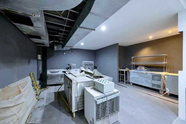 ทองหล่อ BTSเอกมัย 499ม. ซ.เอกมัย 2-8  มีครัวสแตนเลส ให้เช่าอาคาร ร้านอาหาร 2.5 ชั้น บิ๊กซี เอกมัย 650 ม.แหล่งช้อปปิ้ง