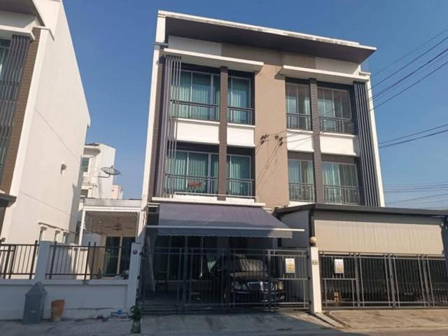 ให้เช่าทาวน์โฮม 3 ชั้น 25.7 ตรว. บ้านกลางเมือง โชคชัย 4 ถนนโชคชัย 4 ซอย 50