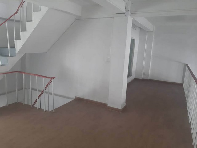 HR2765ขายอาคารพาณิชย์ย่านสีลม เนื้อที่ 185 ตรว. ใกล้BTS ช่องนนทรี เหมาะแก่การทำธุรกิจและที่อยู่อาศัย