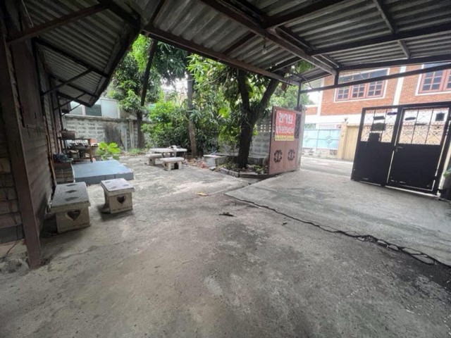 ขายที่ดิน ถนนนครอินทร์ พระราม5 นนทบุรี ทำเลดี เดิน2นาทีถนนใหญ่ ใกล้ MRT สายสีม่วง แยกติวานนท์