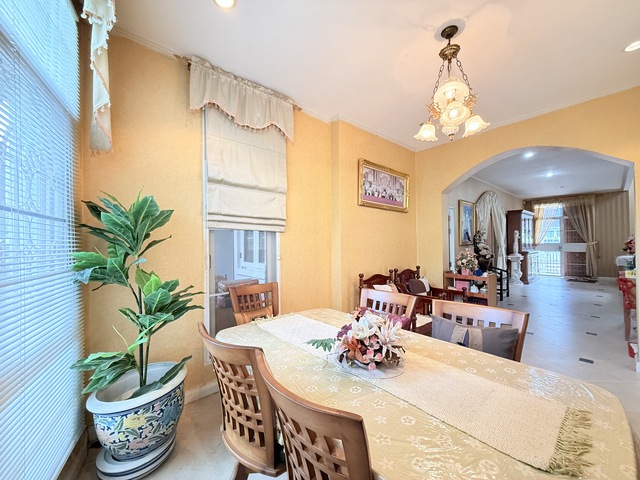 ขายบ้านเดี่ยว ปัญจทรัพย์ ปาร์ค ปิ่นเกล้า 160 ตรว.พร้อมเฟอร์ พร้อมอยู่ 4ห้องนอน 3ห้องน้ำ 1 ห้องแม่บ้าน ติดถนนบรมราชชนนี