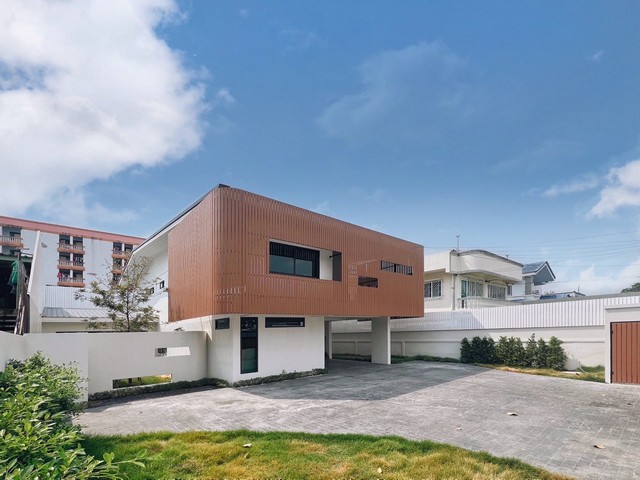 ขายบ้านเดี่ยวสองชั้นขนาดใหญ่ ลาดพร้าว122 กลางโซนลาดพร้าว