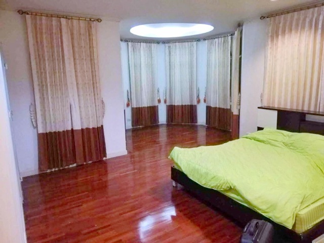 ภัสสร เช่าบ้านเดี่ยว 2 ชั้น 3 นอน  รังสิต คลอง 3  รร.นานาชาติสยาม 1.4 กม. เพียวเพลส รังสิต คลอง 2 1.2 กม. รพ.เอกปทุม 1.4 กม.