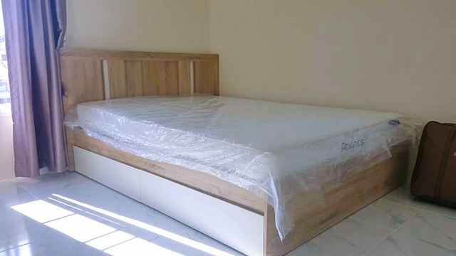 โรงแรมเลอทาน่า ถ.เทพารักษ์  สุขุมวิท ตลาดบางพลีซิตี้ 2.3 กม. 2 น้ำ ให้เช่าบ้านหลังมุม 2 ชั้น พร้อมเฟอร์ 24 ตร.วา.3 นอน