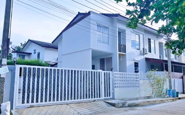 บางปลา 2.2 กม. 3 นอน เทพารักษ์ รพ.จุฬารัตน์ 3  ให้เช่าบ้านหลังมุม 2 ชั้น พร้อมเฟอร์ 2 น้ำ ตลาดบางพลีซิตี้ 2.3 กม. 