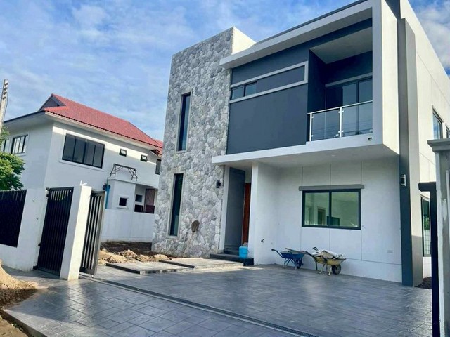 บ้านเดี่ยว 2 หลัง ถนนสันกำแพงสายเก่า ต้นเปา สันกำแพง 