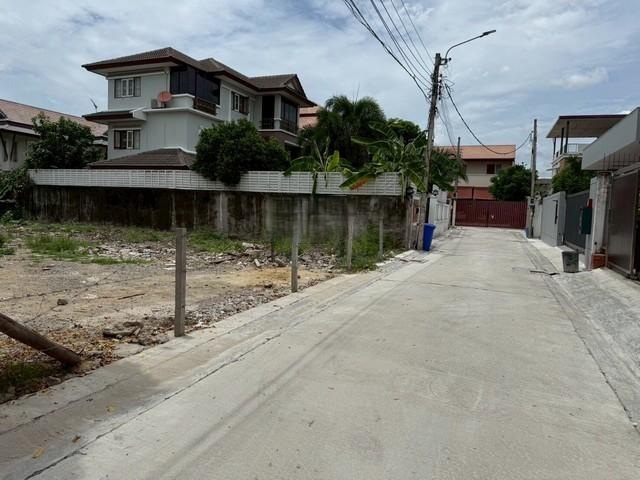 P1121 ขายที่ดินถมแล้ว 101 ตารางวา โชคชัย 4 ซอย 54 ต.รวมโชค เหมาะซื้อสร้างบ้าน