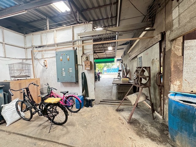 ขายที่ดินเปล่าแถมสิ่งปลูกสร้างเป็นโรงเหล็ก พร้อมใบรง. นนทบุรี ขายโรงงานนนทบุรี ขายที่ดินเมืองนนทบุรี  ต.ท่าทราย อ.เมืองนนทบุรี จ.นนทบุรี