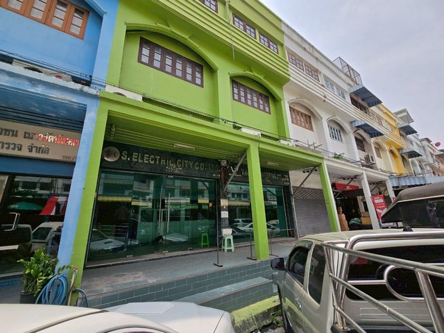 ออฟฟิศพร้อมใช้! ตึกแถว 2 คูหา 3.5 ชั้น แบ่งห้องและจัดสรรเรียบร้อย พร้อมเป็นออฟฟิศได้ทันที บนถนนนวมินทร์ใกล้เส้นเกษตรตัดใหม่