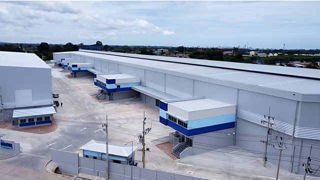 ให้เช่าโกดังพื้นที่ Free zone โกดังพึ่งสร้างเสร็จโกดังใหม่สะอาดพร้อมใช้งานต.บึง อ.ศรีราชา ชลบุรี