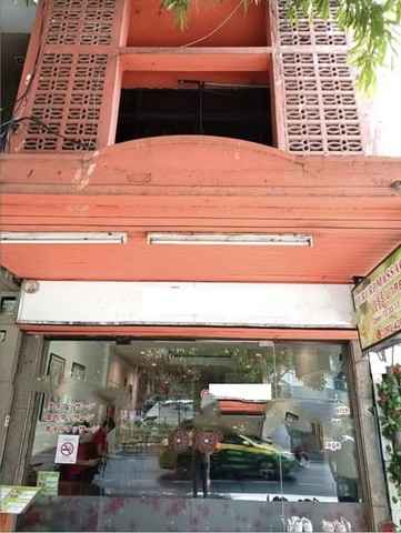 HR2780ให้เช่าอาคาร 3 ชั้น ติดริมถนนสุขุมวิท ใกล้ Emquatier เหมาะทำร้านอาหาร ร้านนวด คาเฟ่ 