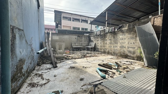 ลดราคา อาคารพาณิชย์ 4.5 ชั้น ติดถนนพิบูลสงคราม - ท่าน้ำนนท์