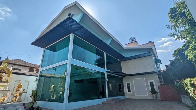 ให้เช่าสำนักงานเนื้อที่ 101 ตร.ว. ใกล้ CDC , Central Festival Eastville ,ใกล้ทางด่วนรามอินทรา     ซอยลาดพร้าว 87