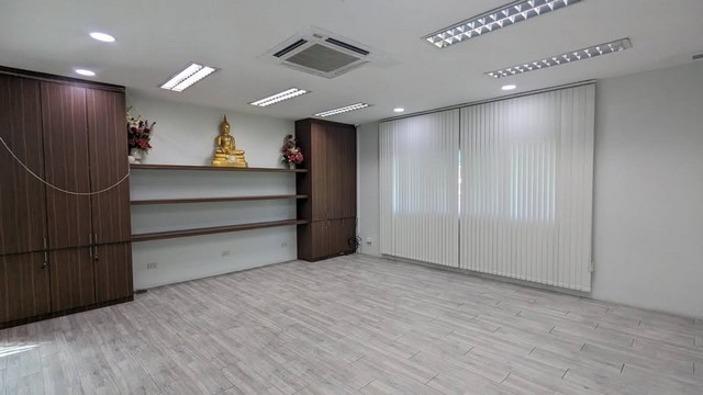 ให้เช่าสำนักงานเนื้อที่ 101 ตร.ว. ใกล้ CDC , Central Festival Eastville ,ใกล้ทางด่วนรามอินทรา     ซอยลาดพร้าว 87