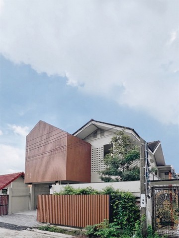 ขายบ้านเดี่ยว 2ชั้น นาคนิวาส48 พื้นที่ใช้สอย 290 ตรม.  เนื้อที่ : 52 ตรว. 