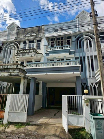 ให้เช่าบ้านทาวน์เฮ้าส์2ชั้น 45ตรว. 3นอน4น้ำ เดือนละ 49,000บ. เฟอร์ครบ หลังห้างเมญ่า ต.ช้างเผือก อ.เมือง เชียงใหม่บ้านให้เช่า ทาวน์เฮ้าส์2ชั้น หลังเมญ่า 3 ห้องนอน 5 เตียง (สำหรับ 10 คน) 4 ห้องน้ำพื้นที่ 45ตรว. 250 ตรม. ค่าเช่า 49,000 บาท/เดือน ประกัน 2 เดือน + จ่ายล่วงหน้า 1 เดือน พร้อมเข้าอยู่ 1 สิงหาคม 2568ให้เช่ารายปีเดือนละ 49,000 บาทไม่รับสัตว์เลี้ยงทำ bnb ได้เดินไปเมญ่า 150 เมตร วิวดอยสุเทพบ้